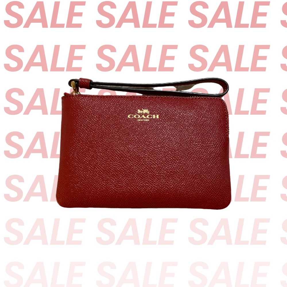 NWOT Coach Crossgrain Leather Corner Zip Wristlet  ♥️